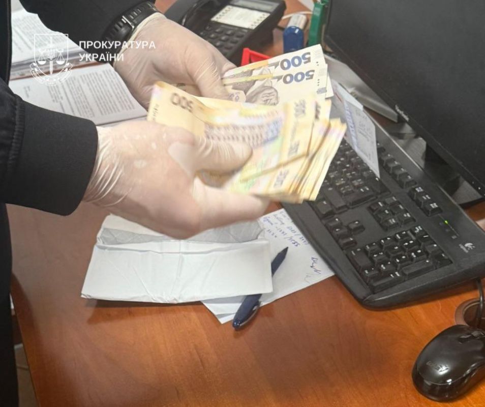 Чиновники Киевской таможни брали за растаможку автомобилей