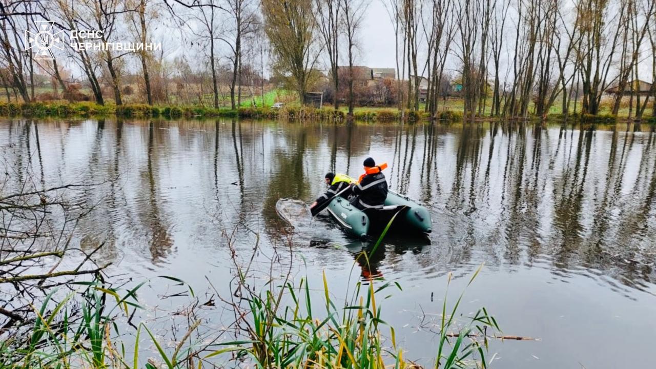 На Чернігівщині з річки дістали тіло рибалки
