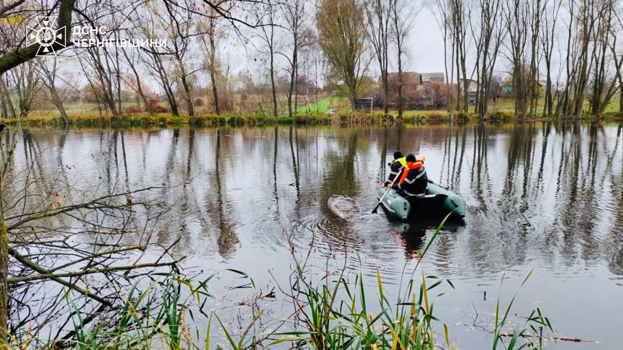На Чернігівщині з річки витягли тіло рибалки, зниклого кілька днів тому