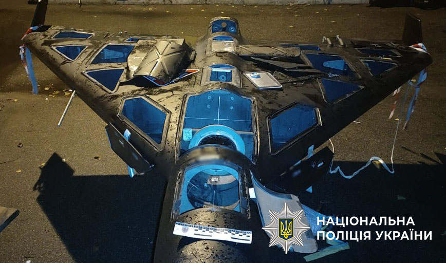 В Киеве мужчина перевозил дрон на крыше автомобиля