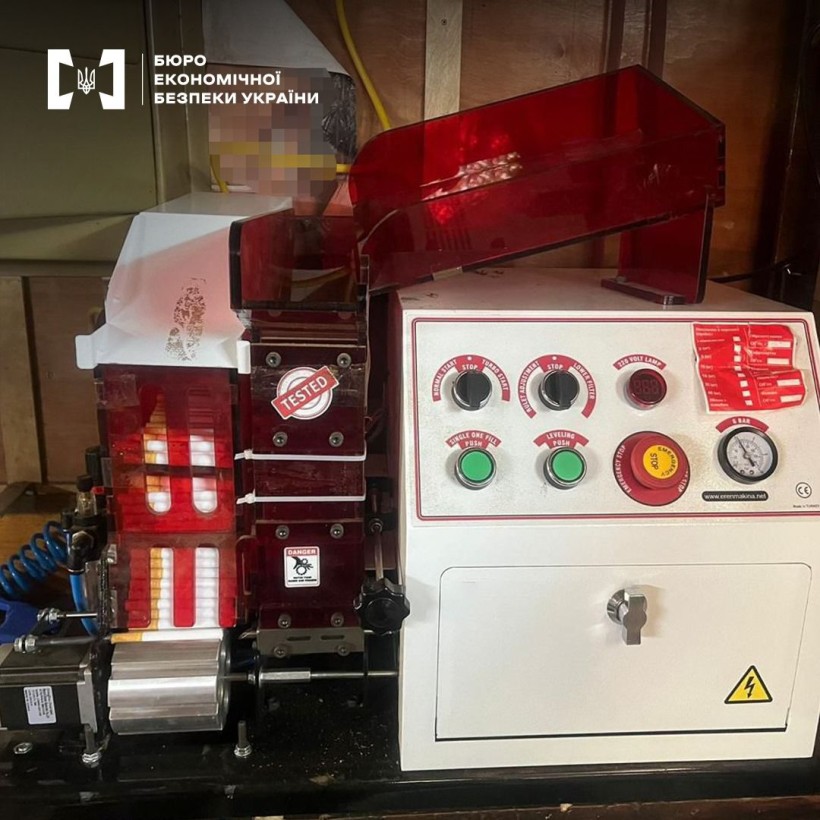 На Закарпатті судитимуть чоловіка за нелегальне виготовлення сигарет