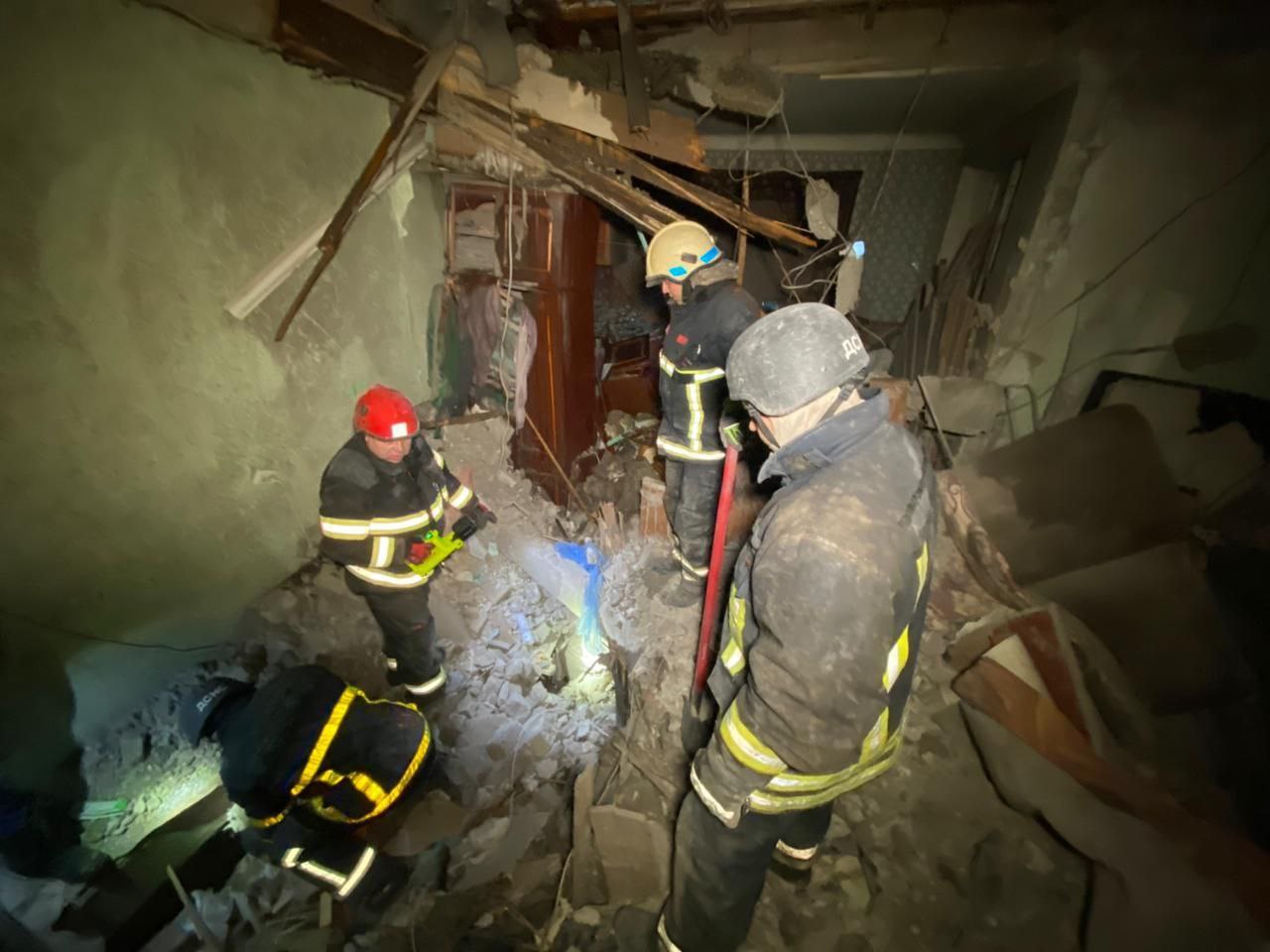 Россияне массированно ударили дронами по Каменскому.