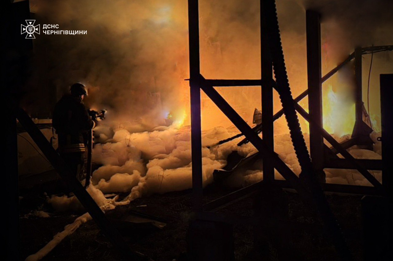 Дроны атаковали Черниговщину: попали по энергообъекту и транспортной инфраструктуре