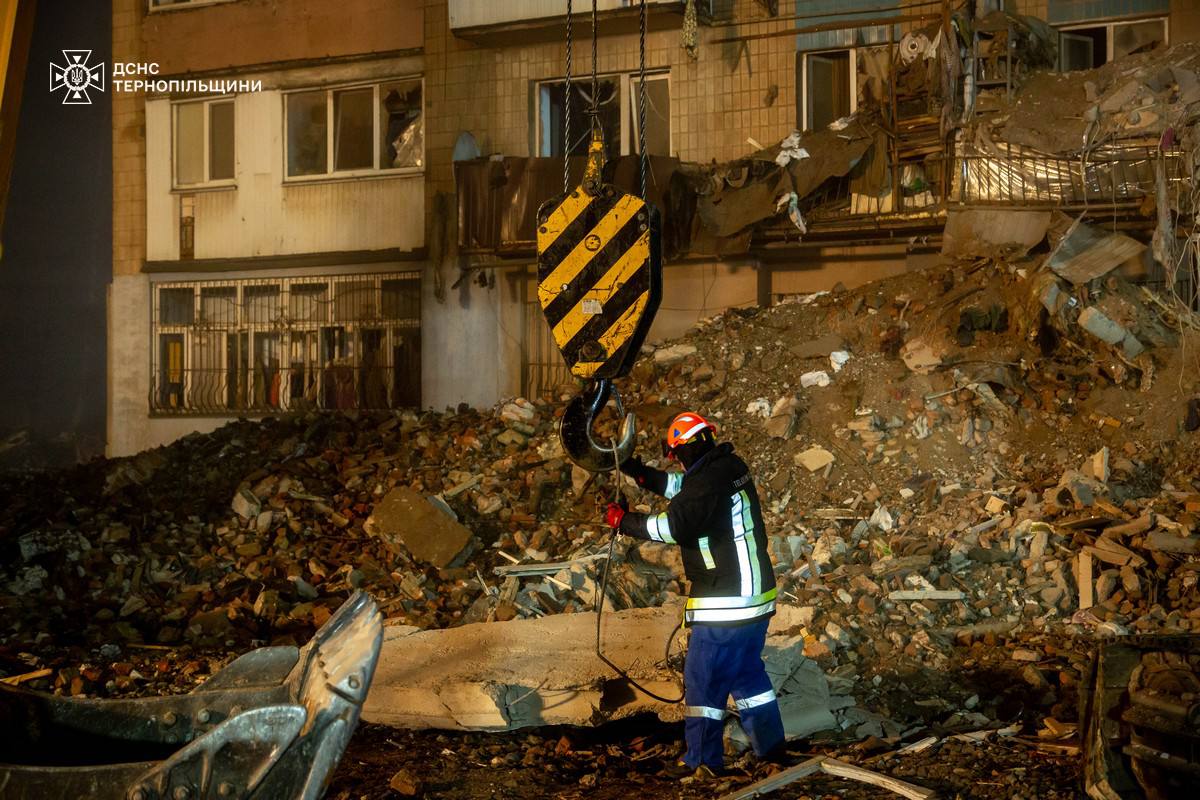 Поисково-спасательные работы в Тернополе.