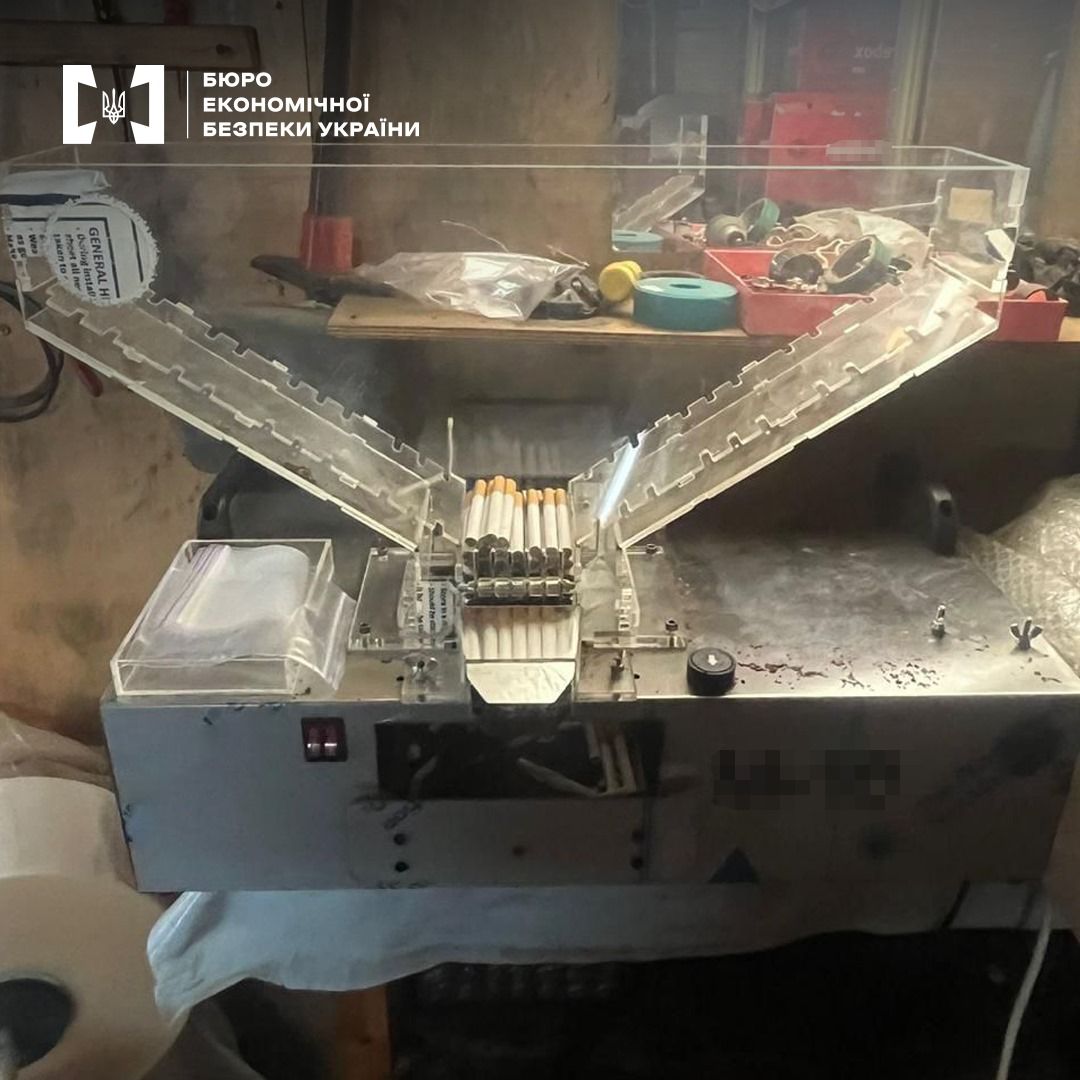 На Закарпатті чоловік постане перед судом за виготовлення сигарет