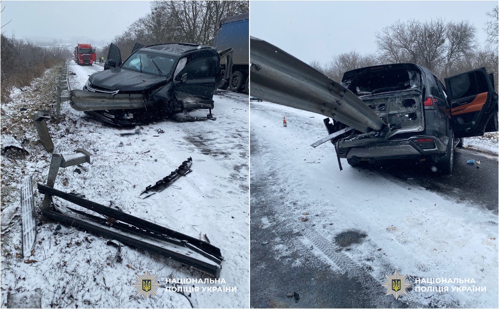 На Черкащині автомобіль влетів у відбійник на трасі