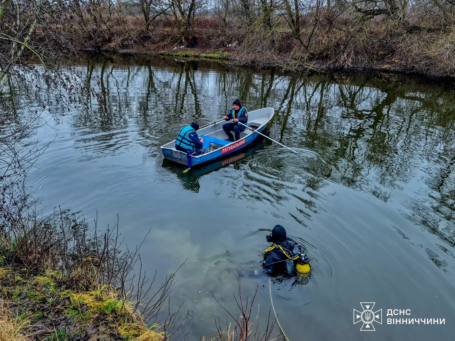 В Винницкой области извлекли тело человека из шестиметровой глубины реки