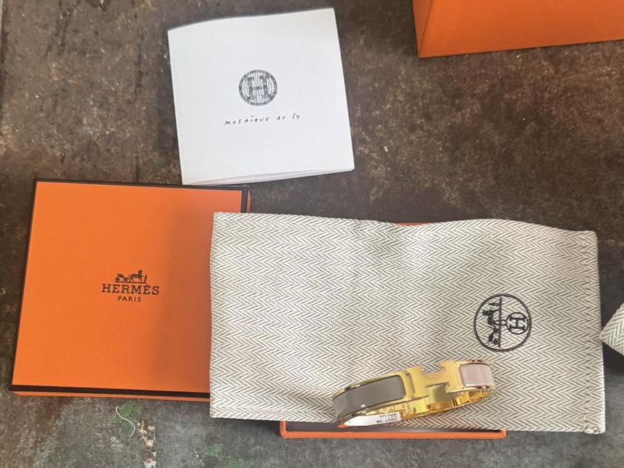 На Львовщине таможенники пресекли попытку незаконного ввоза брендовых товаров