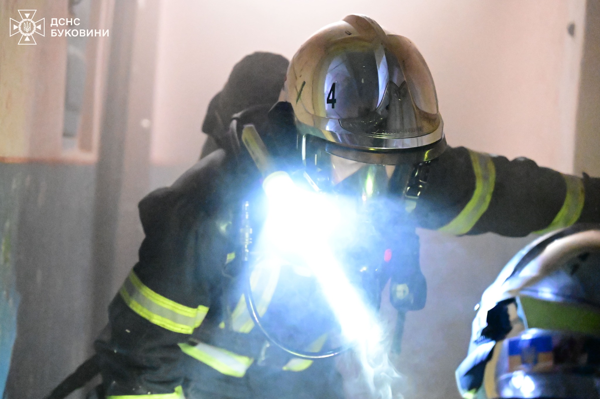 Пожежа у багатоповерхівці у Чернівцях: загинула жінка