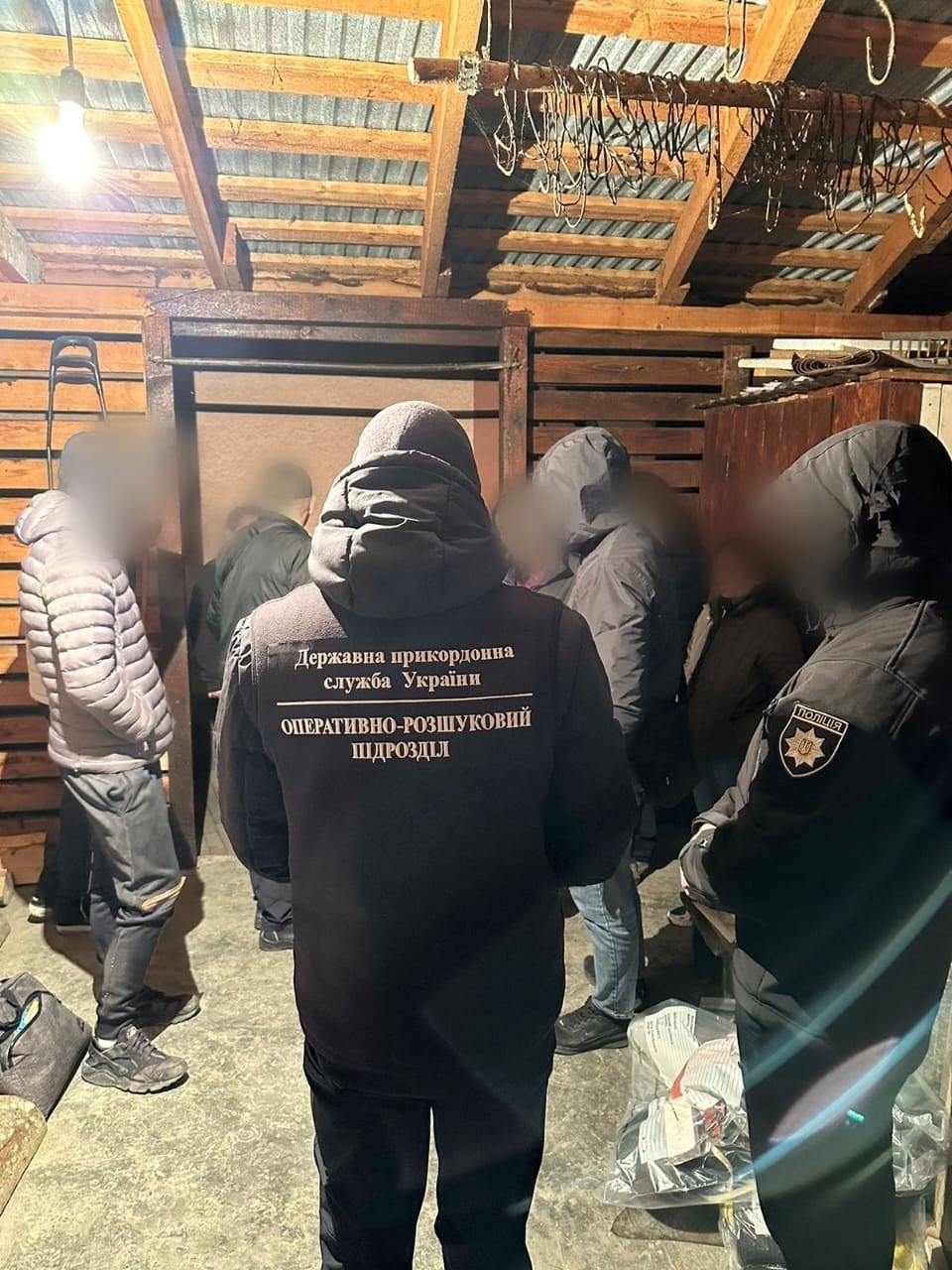 В Закарпатье на берегу Тисы задержали переправщика с клиентами