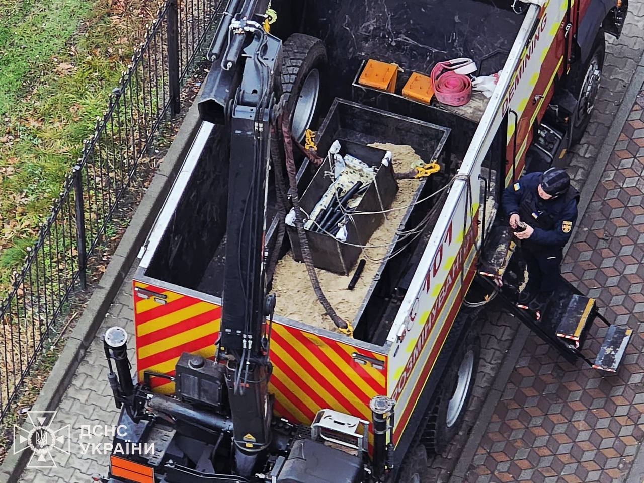 ГСЧС провела уникальную операцию по разминированию многоэтажки в Вышгороде