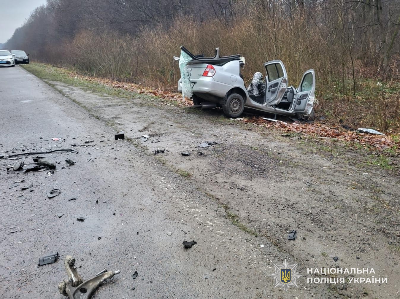 Тройное ДТП на Львовщине: один из легковушек превратился в металлолом