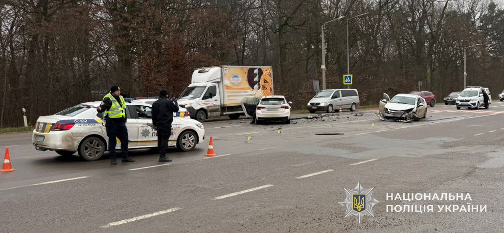 У Львівській області внаслідок ДТП на трасі постраждали три людини