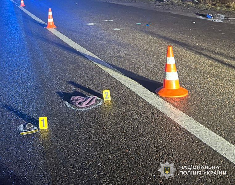 На Львівщині автомобіль на смерть збив жінку