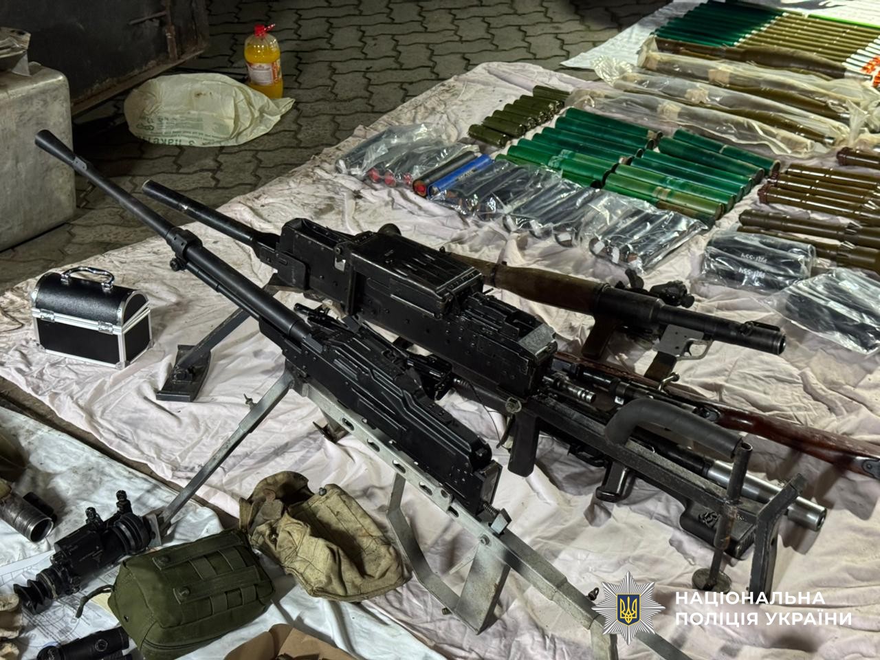 В Україні викрили масштабну мережу збуту зброї