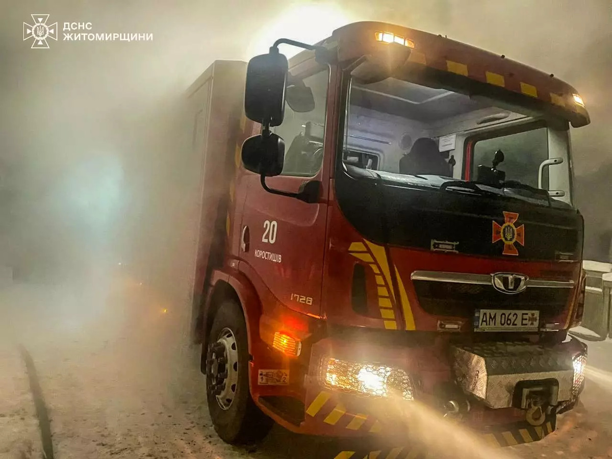 На Житомирщине ночью в пожаре погибла женщина и двое маленьких детей