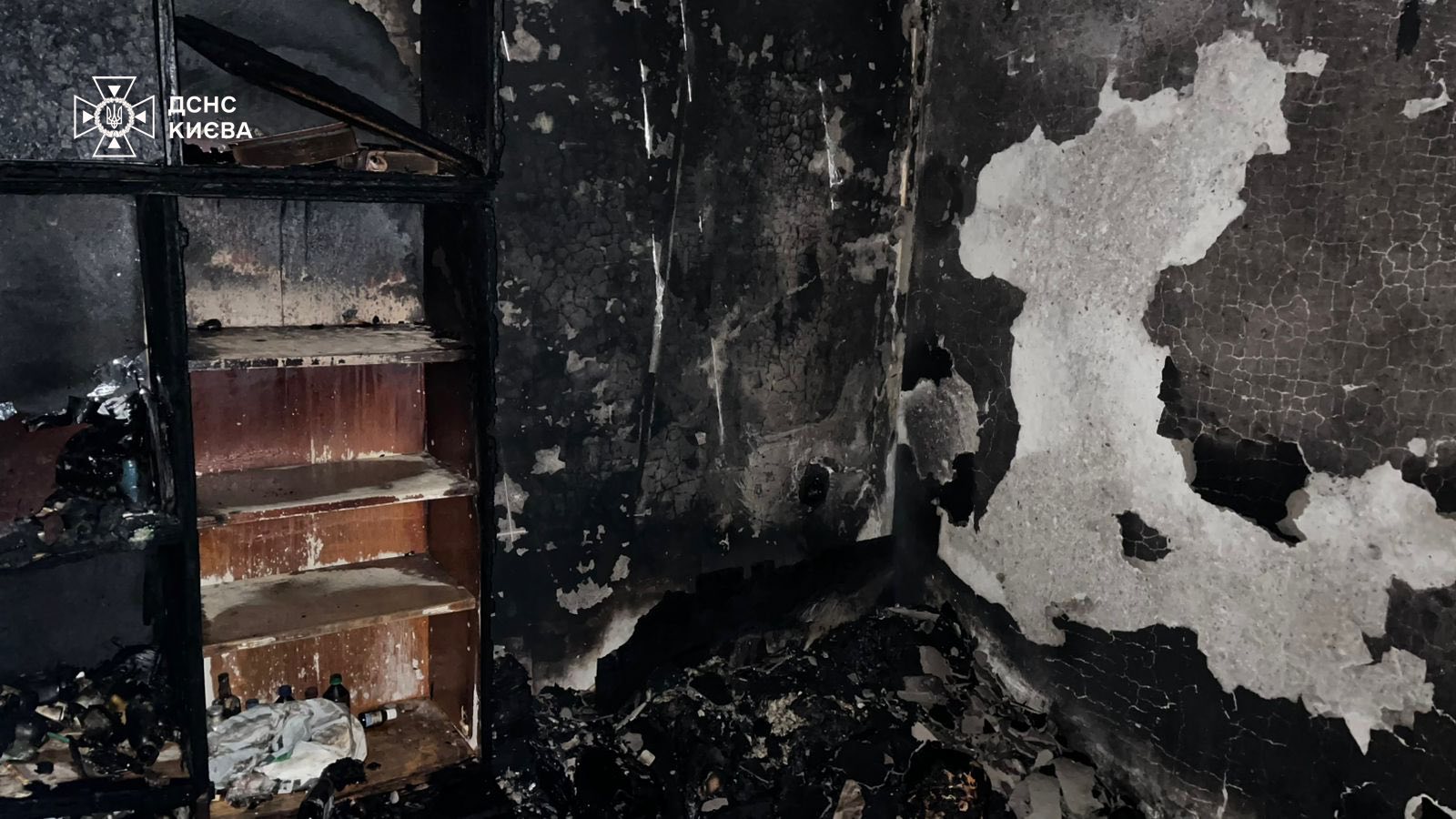 У Києві вночі сталася пожежа у девʼятиповерхівці