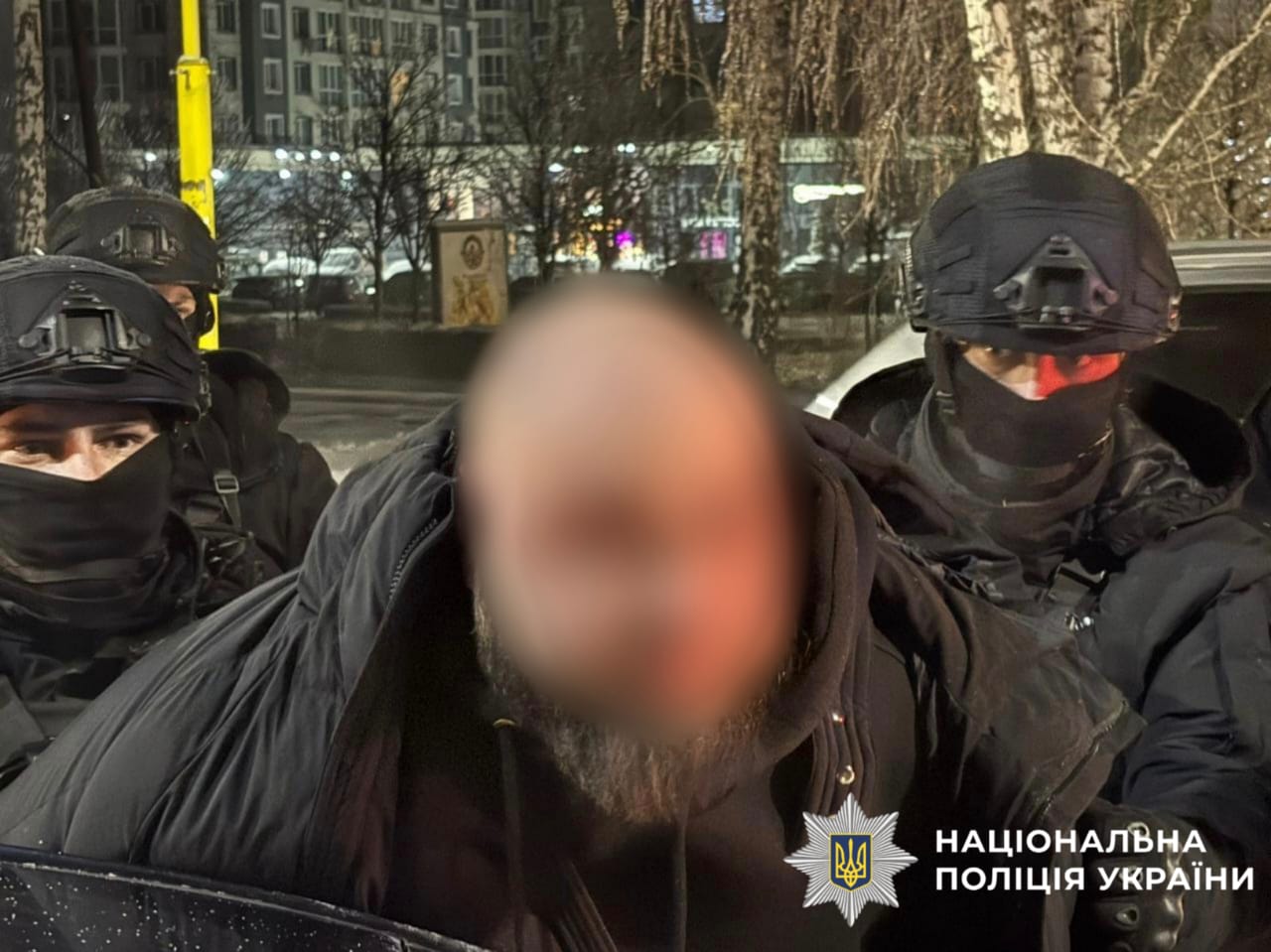 Погрожували викрасти доньку через вигаданий борг в $130 тисяч: на Київщині затримали групу рекетирів