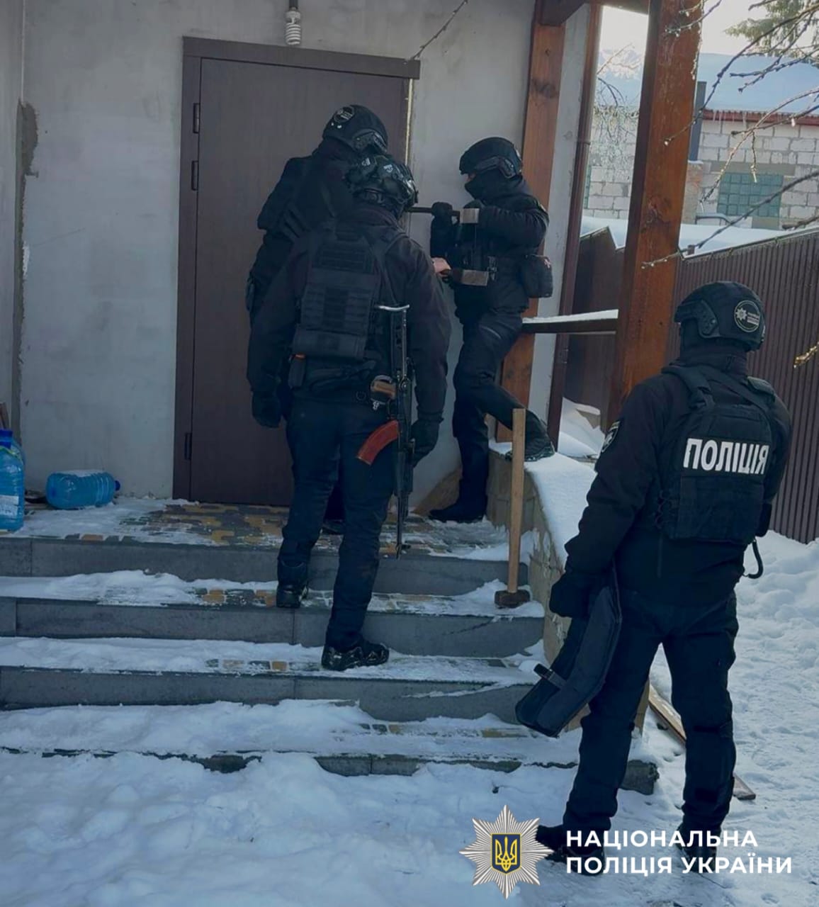 Вимагали $130 тисяч неіснуючого боргу: на Київщині затримали групу рекетирів