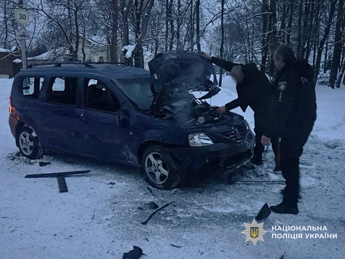 Російські обстріли Чернігівщини: поліцейські фіксують наслідки