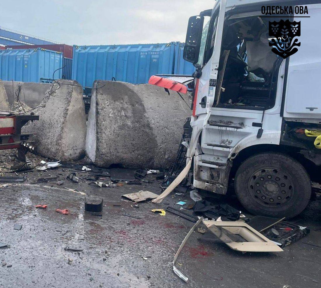 Россияне ударили по двум портам Одесщины: повреждена инфраструктура