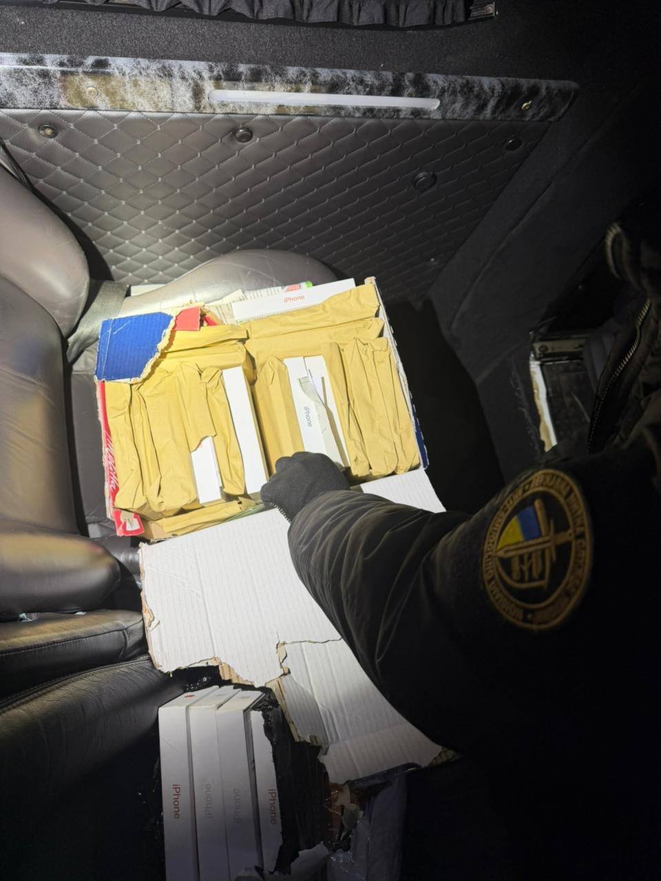 На Львовщине таможенники изъяли айфоны на 2 миллиона гривен