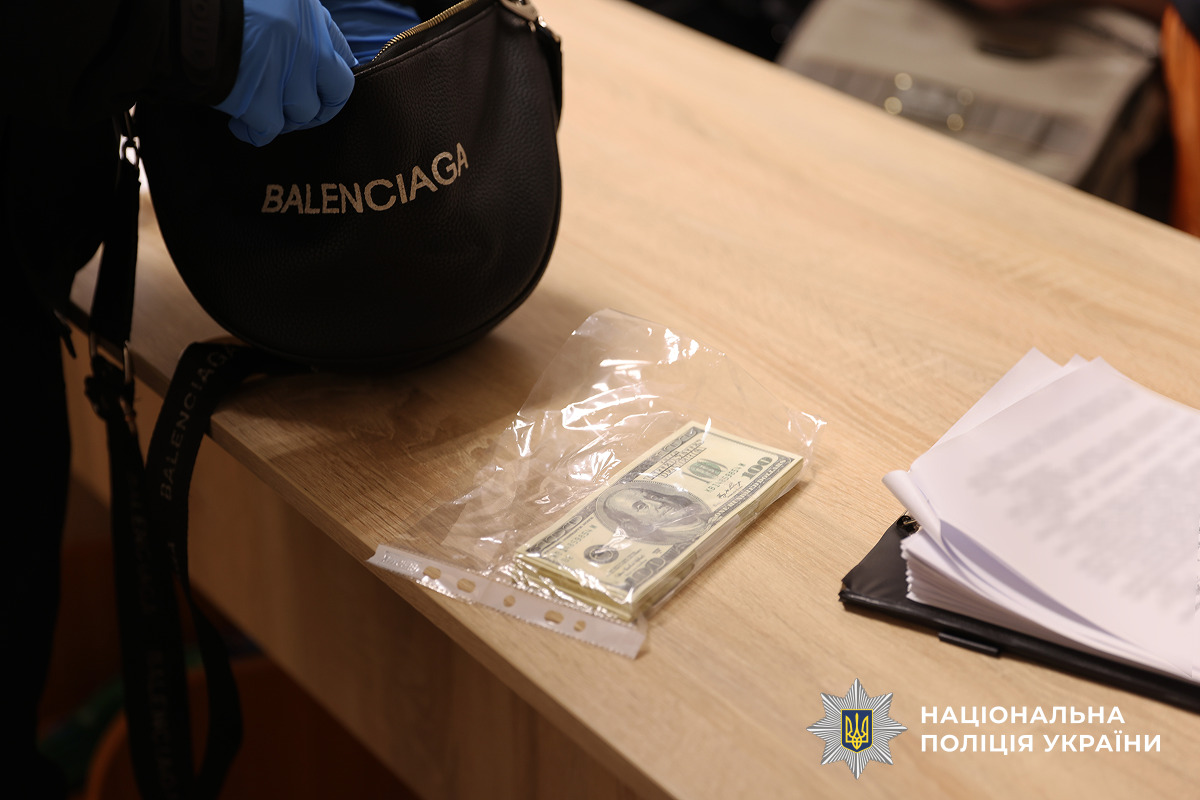 У Миколаєві батьки намагалися продати новонароджену дитину за 10 тисяч доларів