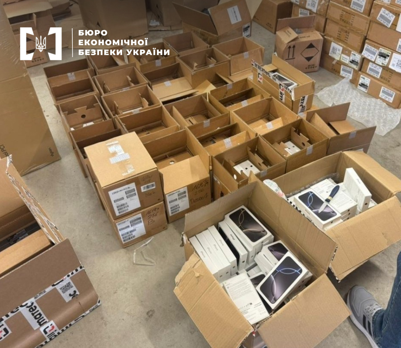 Во Львовской области будут судить мужчину за контрабанду техники и духов на 30 млн грн