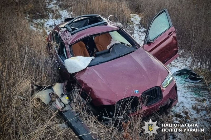 На Полтавщине автомобиль вылетел с трассы в кювет: погибла пассажирка