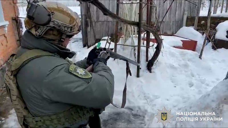На Вінниччині чоловік погрожував поліцейським рушницею