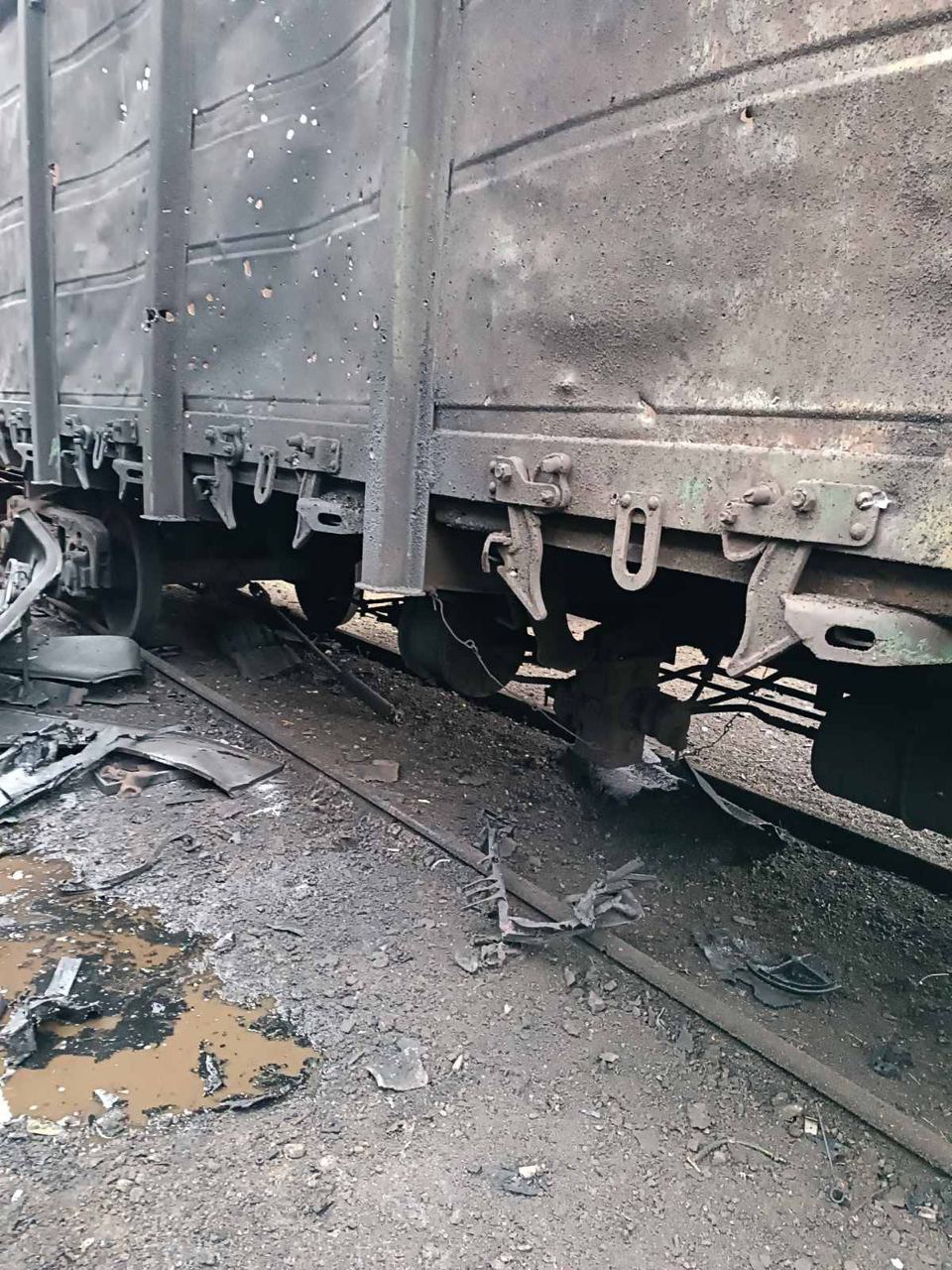 Россияне ударили дроном по тепловозу в Запорожье