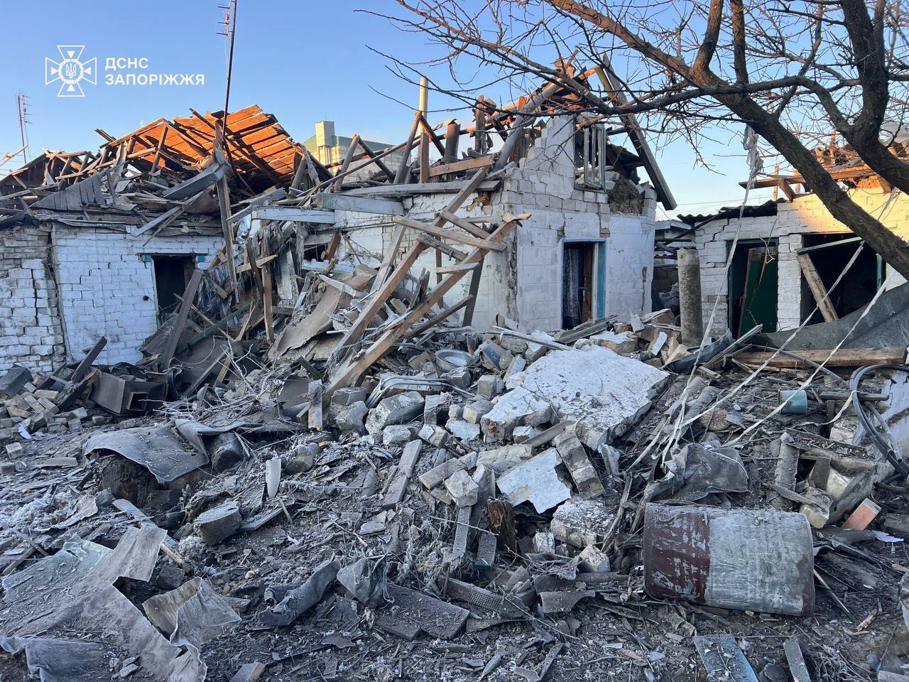 В ГСЧС рассказали о последствиях вражеского удара по Запорожскому району