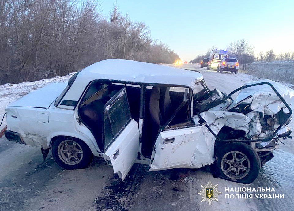 На Полтавщині зіткнулися легковик та автобус: є постраждалий