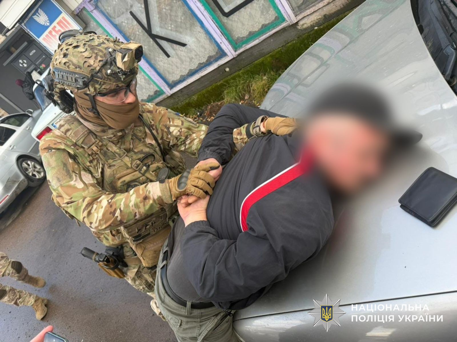 На Закарпатті затримали переправника, який відправляв чоловіків за кордон на надувному човні